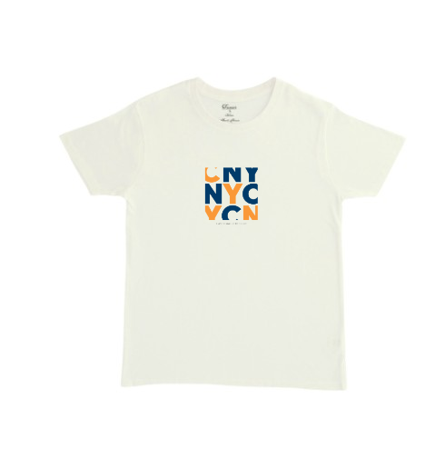 חולצת טי מודפסת NYC – חולצה עם הדפס ניו יורק בעיצוב טיפוגרפי צבעוני